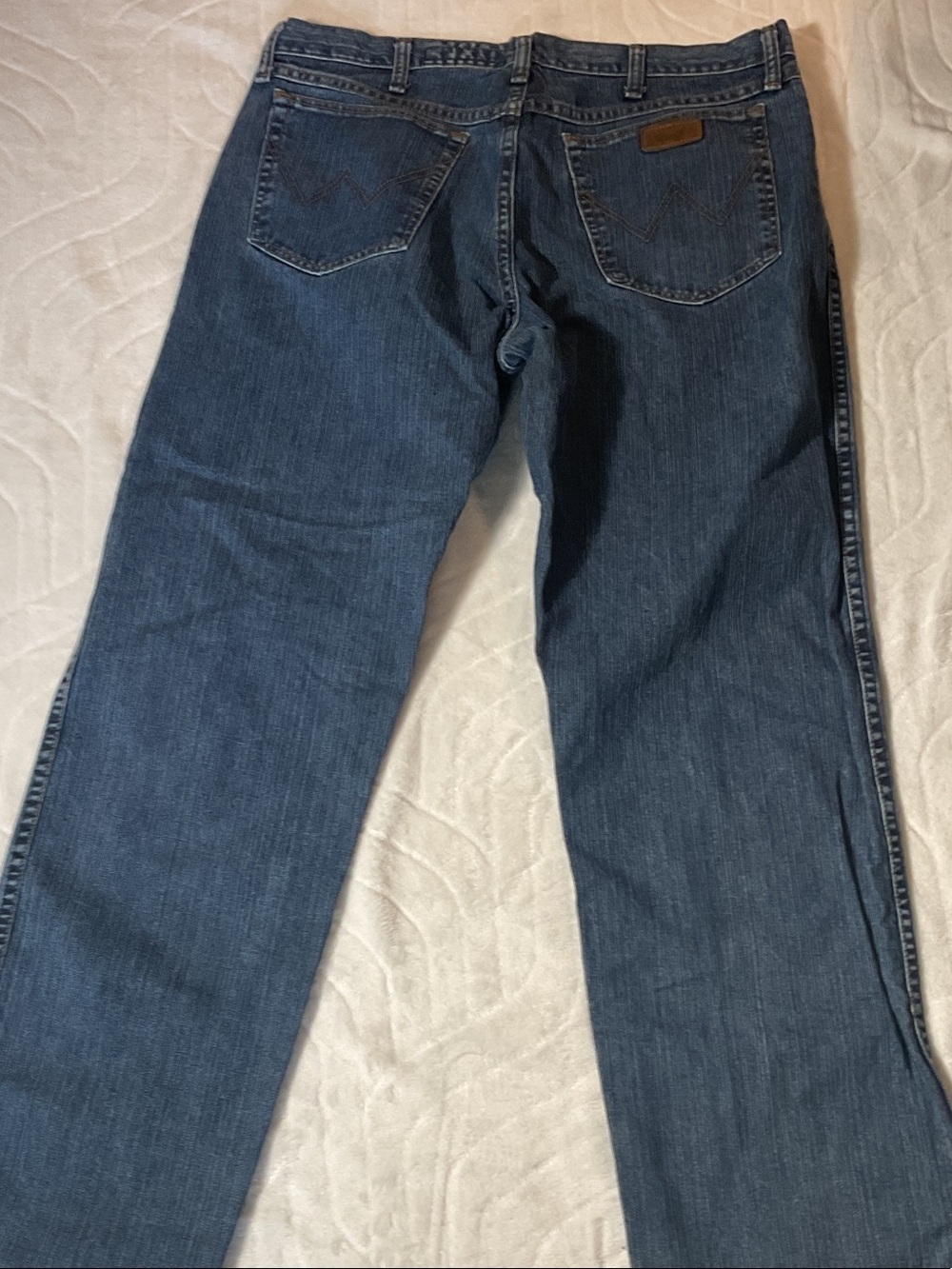 Wrangler Men's Medium Blue Straight-Leg Jeans 35x34